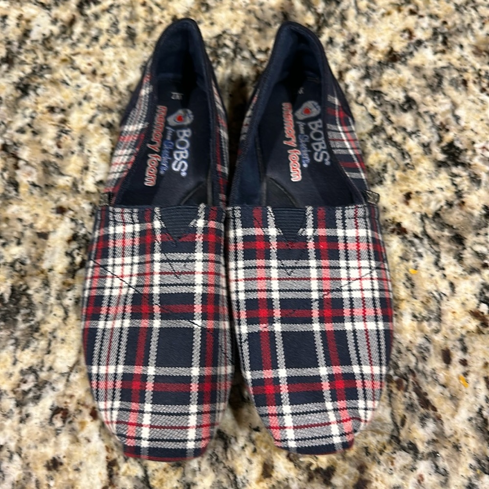 Bobs From Sketchers Women’s Size 7 Plaid